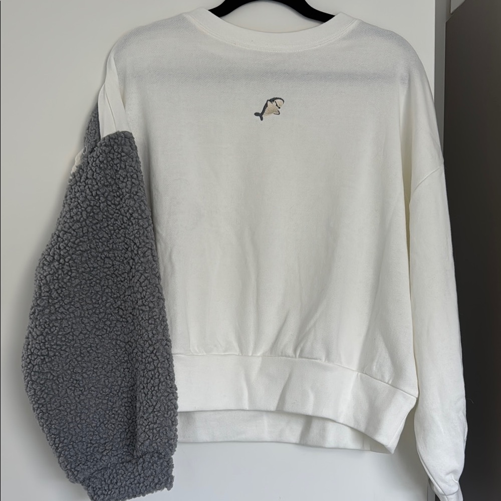 NWOT oversized Cozy White and Gray Women's Sweater with shark graphic